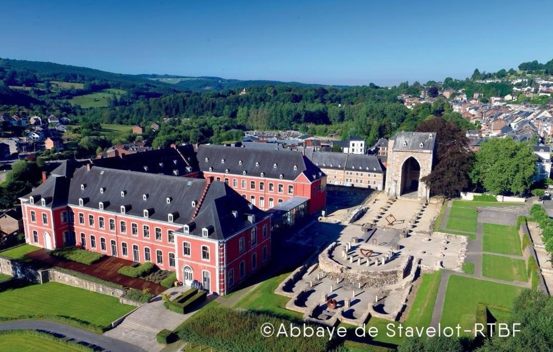 La Pierre Du Diable Bed & Breakfast Stavelot Exterior photo